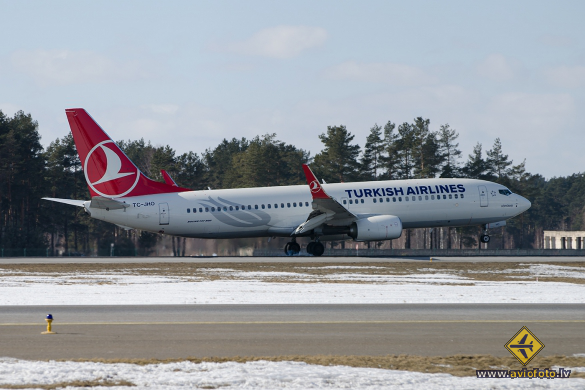 Boeing 737-8F2