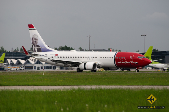 Boeing 737-8JP