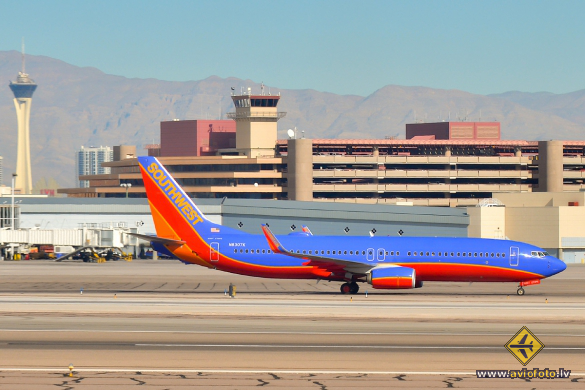 Boeing 737-8H4
