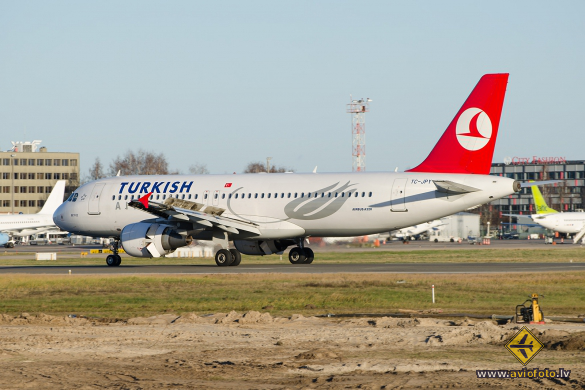 Airbus A320-214