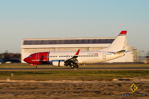 Boeing 737-31S