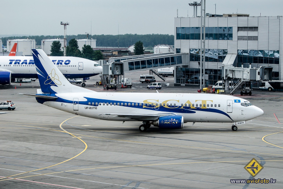 Boeing 737-31S