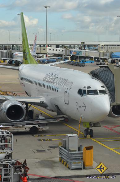 Boeing 737-53S