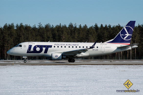 Embraer 170STD (ERJ-170-100STD)