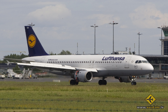 Airbus A320-211