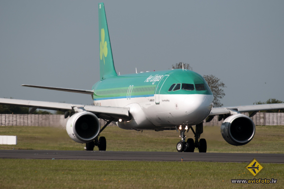 Airbus A320-214
