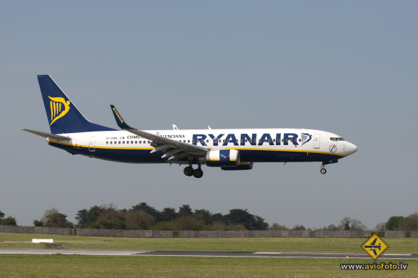 Boeing 737-8AS