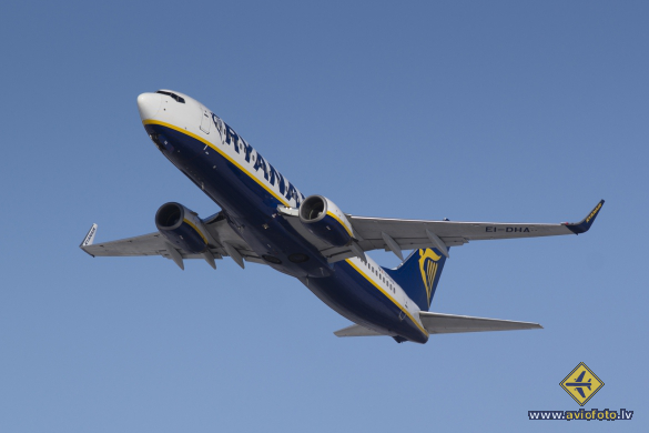 Boeing 737-8AS