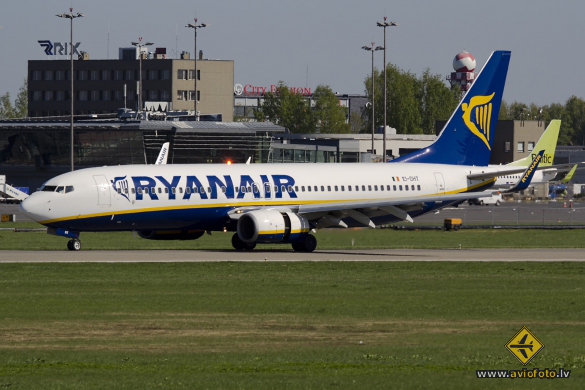 Boeing 737-8AS