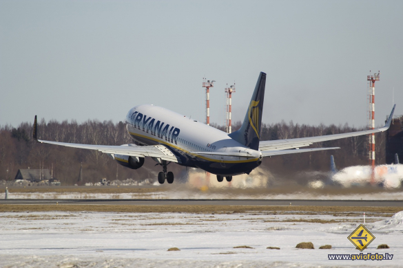 Boeing 737-8AS