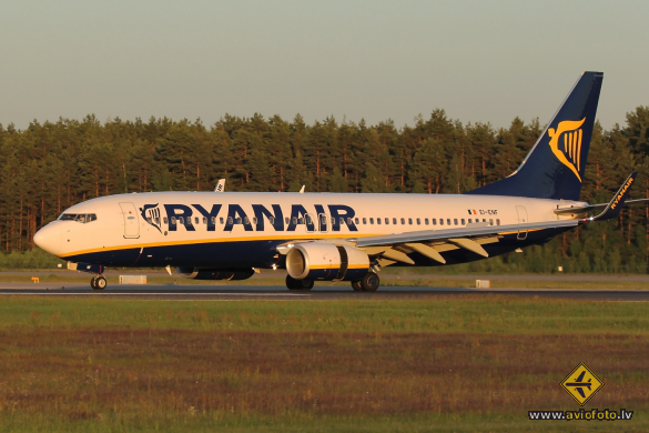 Boeing 737-8AS