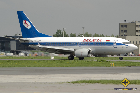 Boeing 737-524