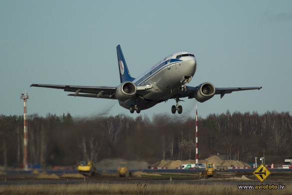 Boeing 737-3K2