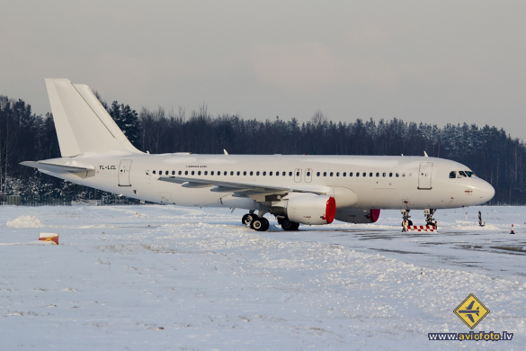 Airbus A320-214
