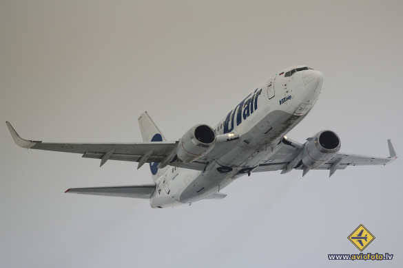 Boeing 737-524