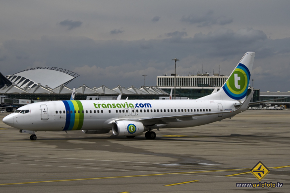 Boeing 737-8K2