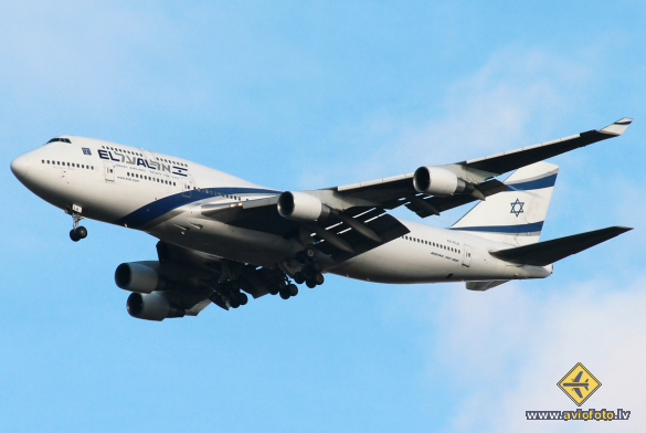 Boeing 747-458