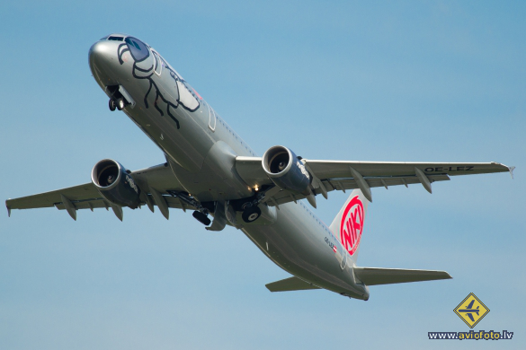 Airbus A321-211