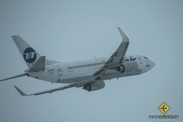 Boeing 737-524