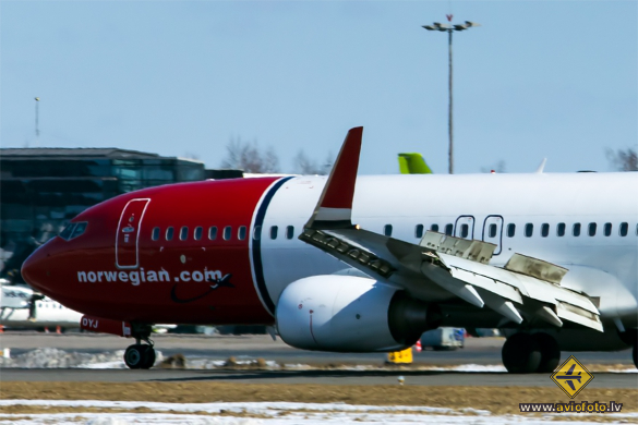 Boeing 737-8JP