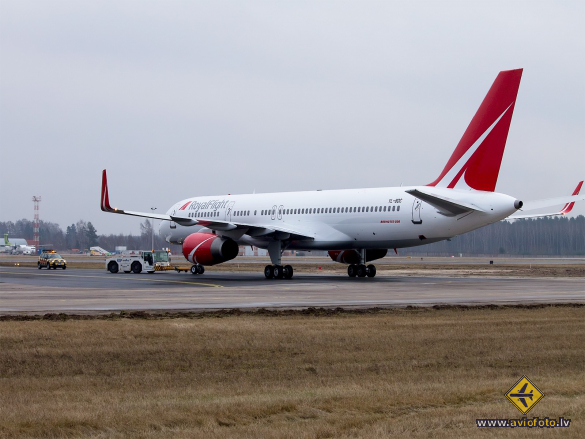Boeing 757-256
