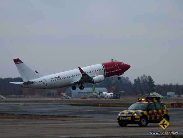 Boeing 737-31S