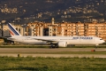 Boeing 777-328/ER
