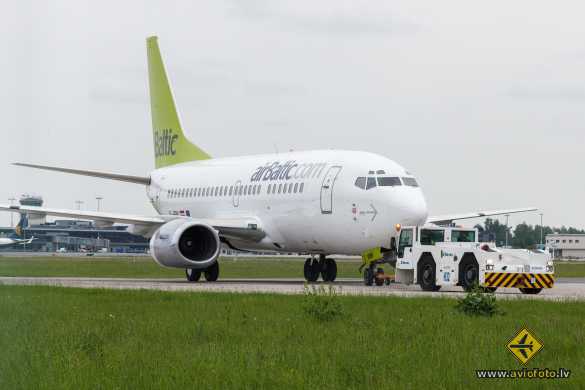 Boeing 737-522