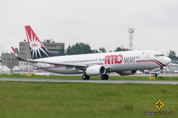 Boeing 737-86N