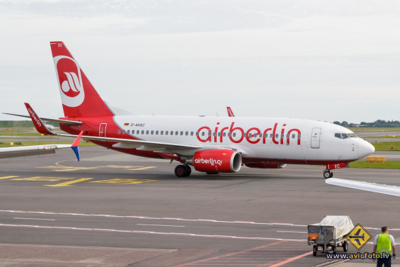 Boeing 737-7K5