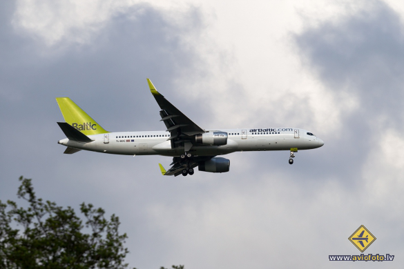 Boeing 757-256
