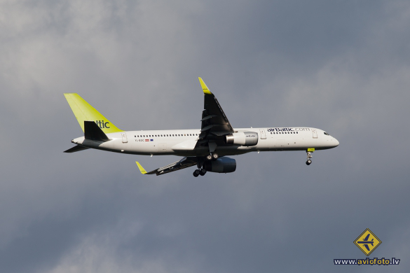Boeing 757-256