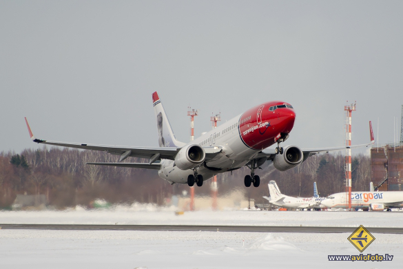 Boeing 737-8JP