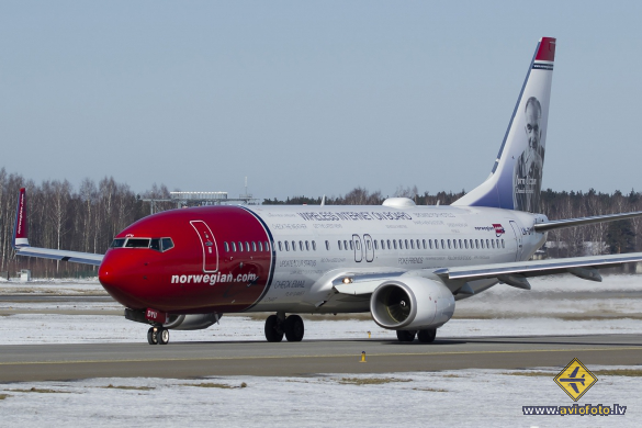 Boeing 737-8JP