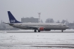 Boeing 737-883