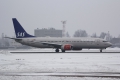 Boeing 737-883