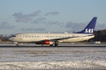 Boeing 737-883