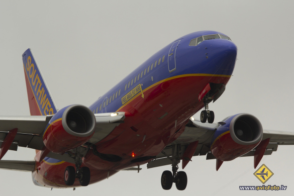 Boeing 737-7H4