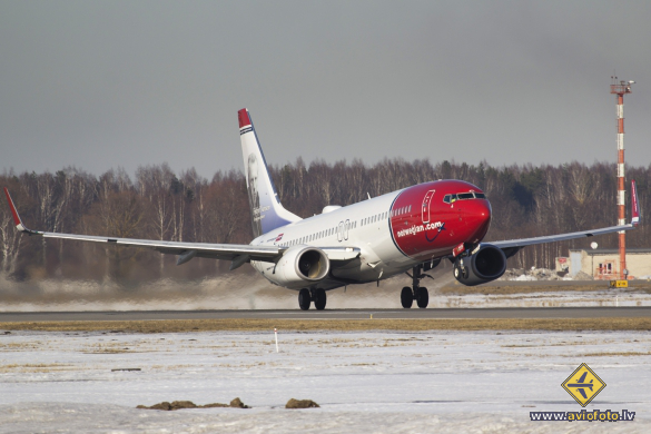 Boeing 737-8JP