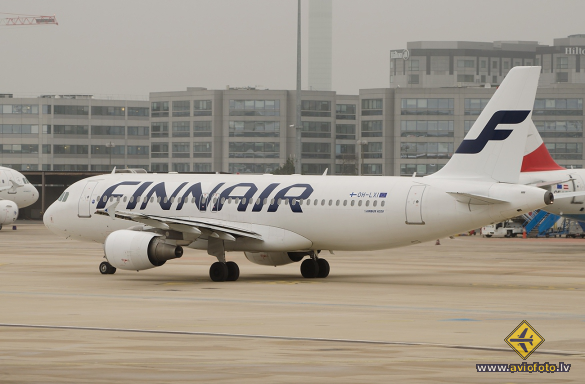 Airbus A320-214