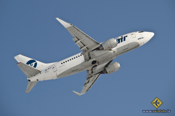 Boeing 737-524