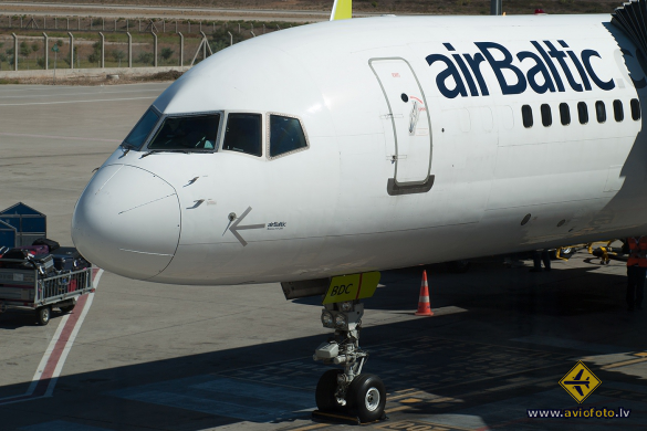 Boeing 757-256