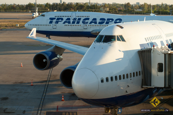 Boeing 747-446