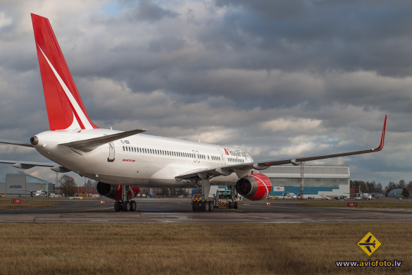 Boeing 757-256