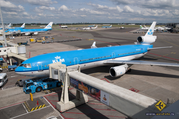 McDonnell Douglas MD-11