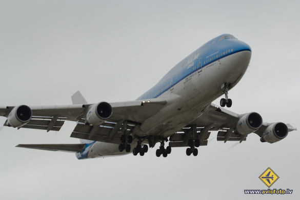 Boeing 747-406