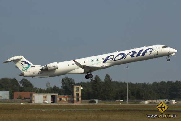 Bombardier CRJ-900ER (CL-600-2D24)