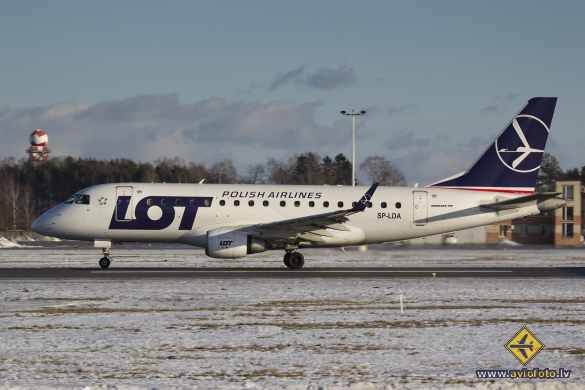 Embraer 170STD (ERJ-170-100STD)