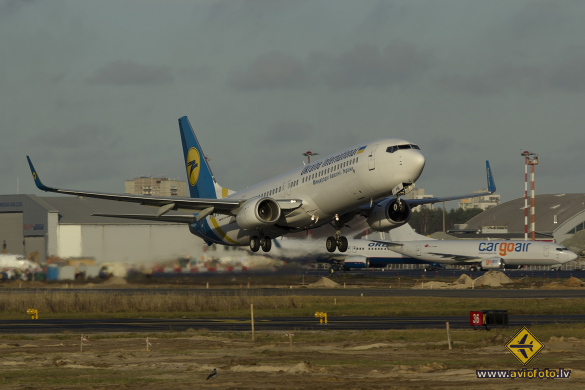 Boeing 737-94X/ER