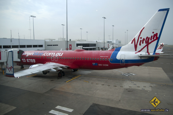 Boeing 737-8FE